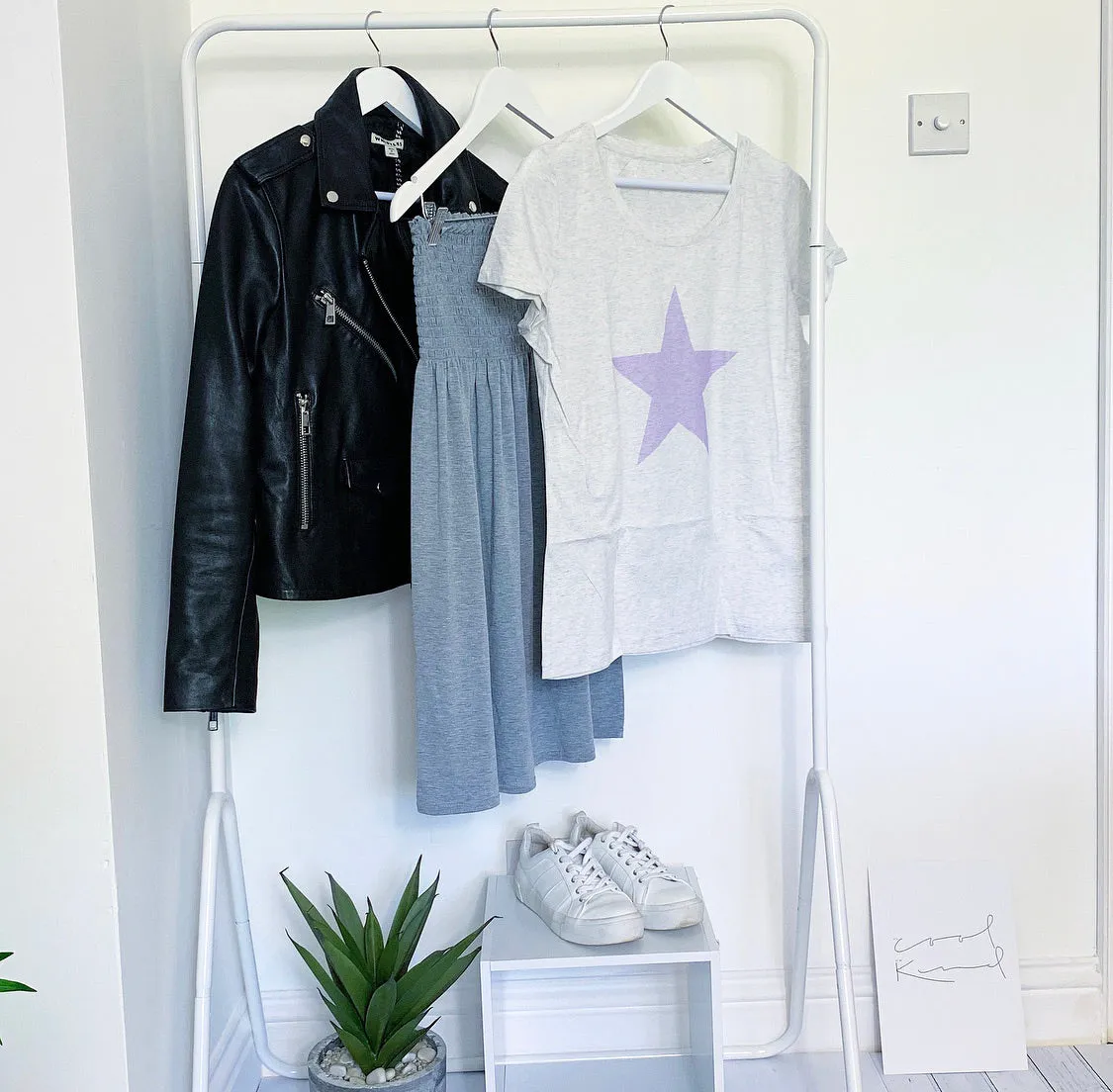 Lilac star on grey tee