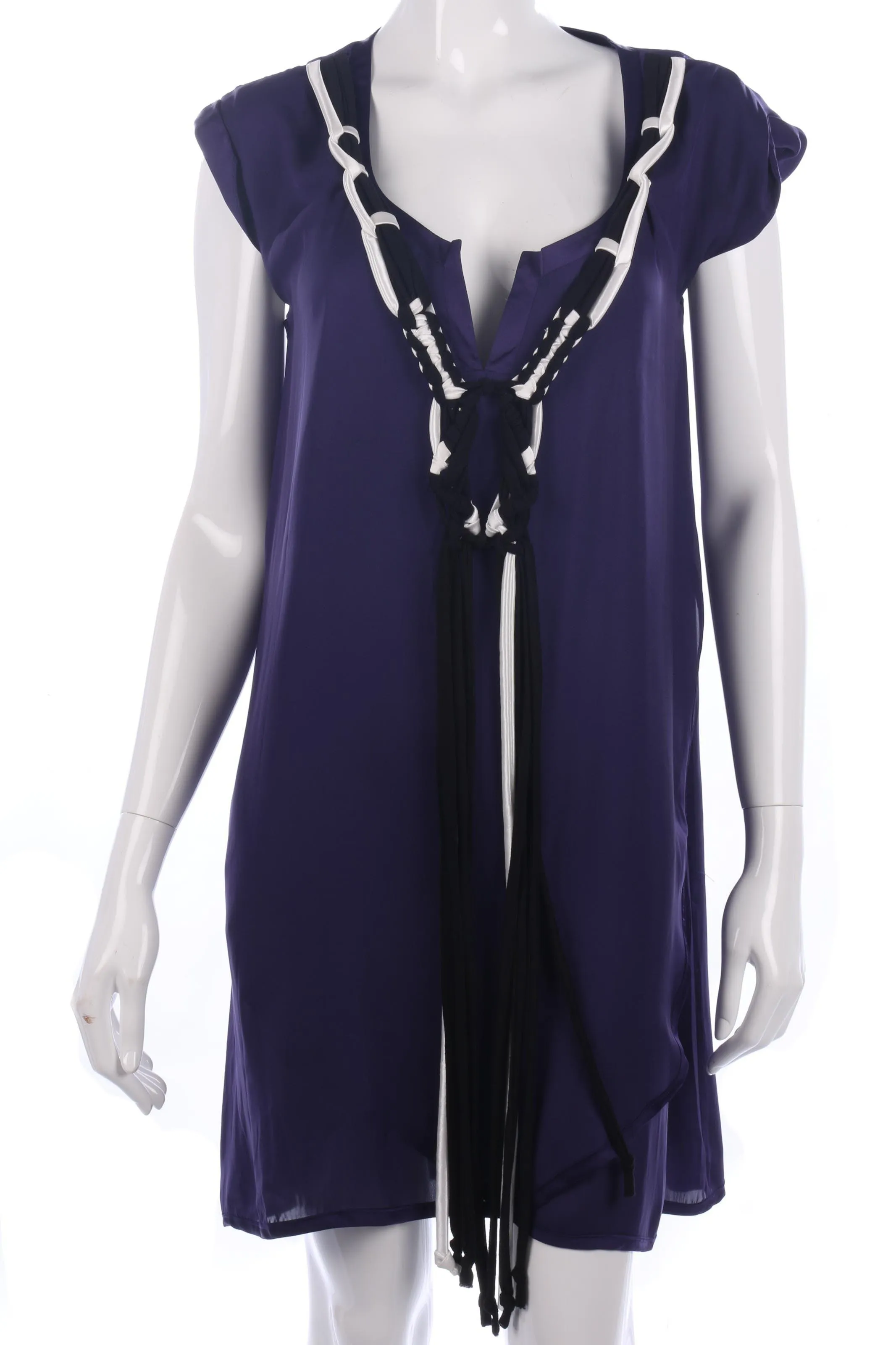 Nicola De Main Dress Purple with Beautiful Neck Detail Size 14