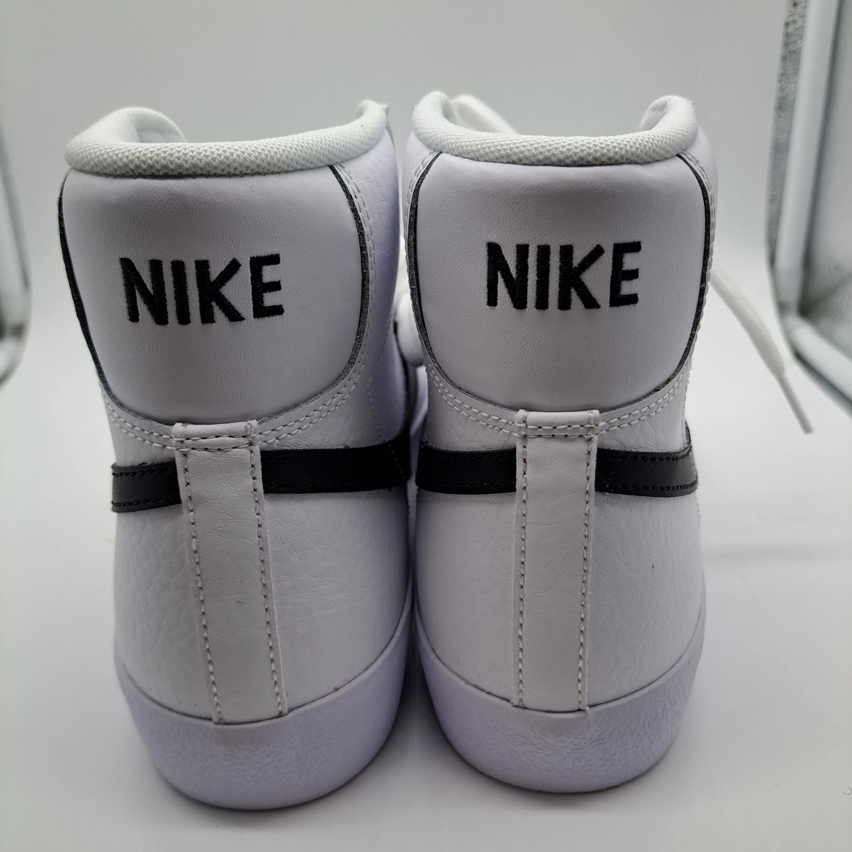 Nike Blazer Mid 77 White Black - size 7y