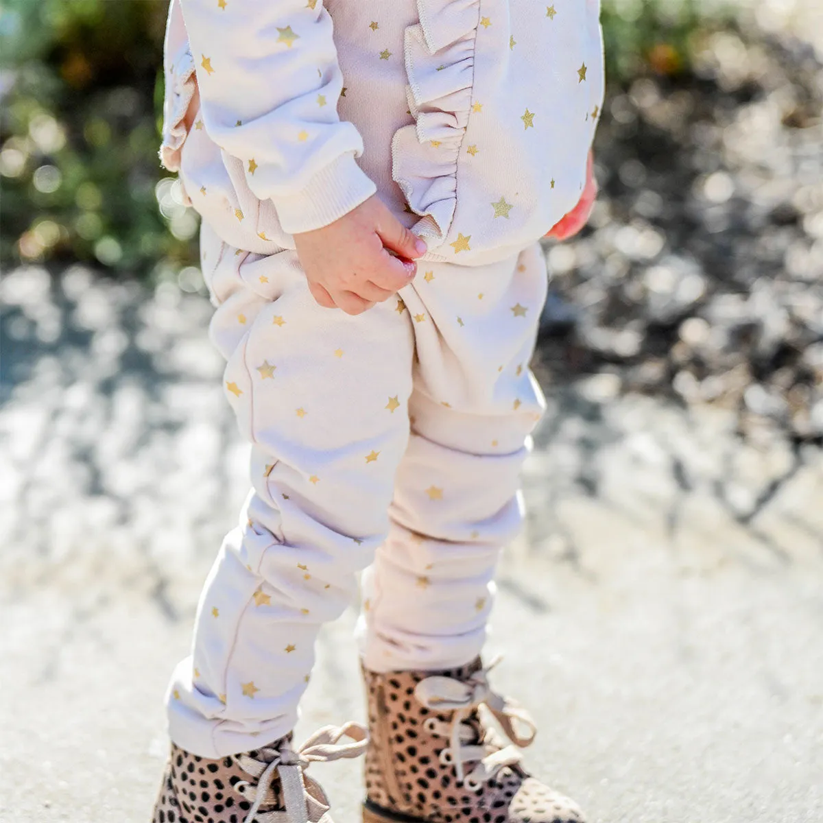 oh baby! Brooklyn Jogger Pants - Mini Gold Star Print - Pale Pink