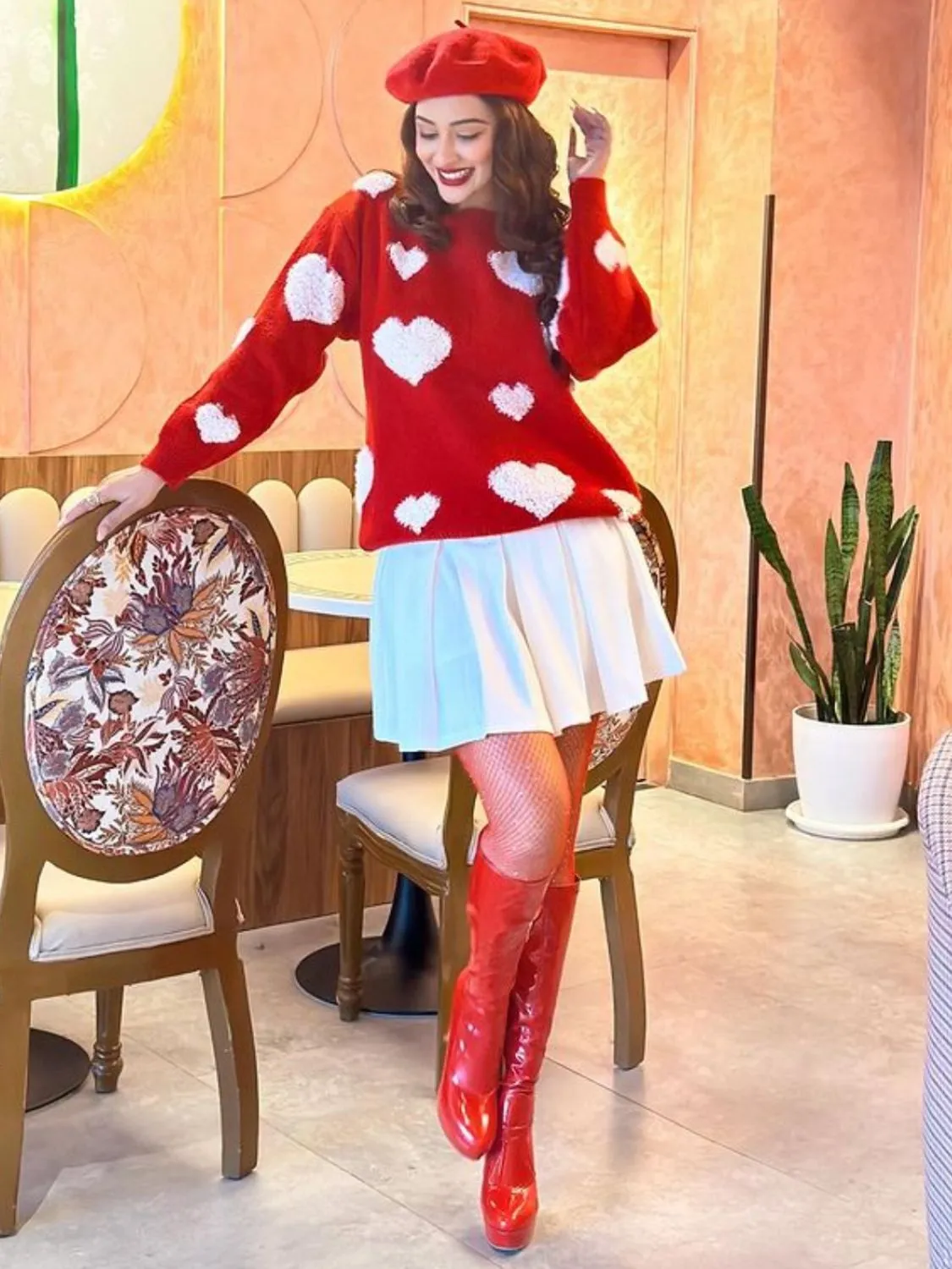 Red Heart Print Fashion Sweater Women's Warm and Cozy Round Neck Dropped Shoulder Sweater