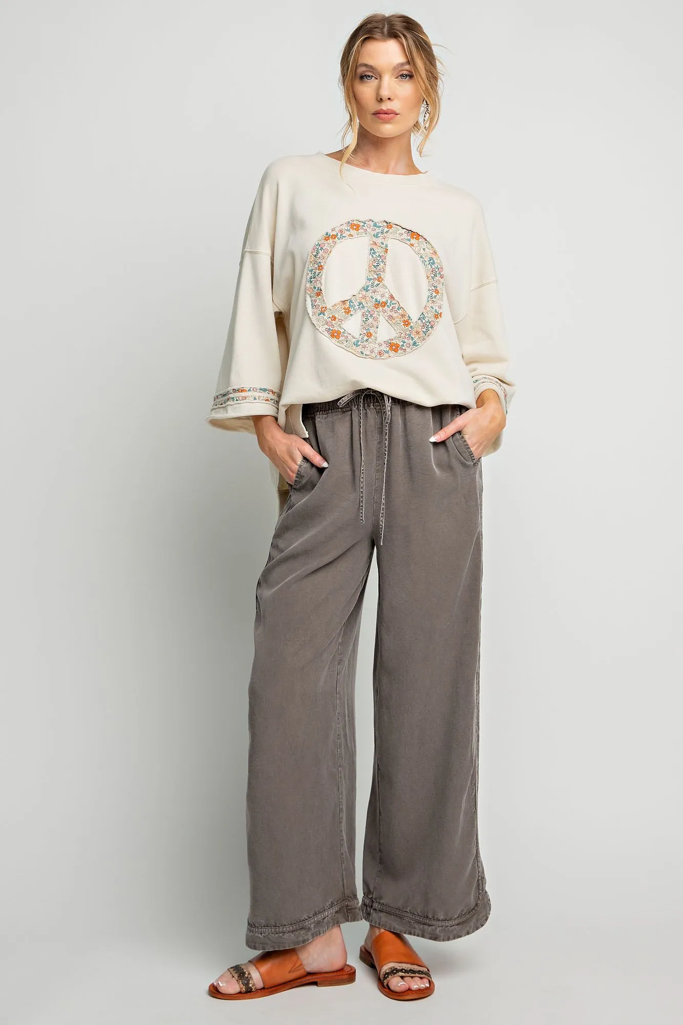 Slub mix ribbed fabric mineral wash top with peace sign symbol RESTOCKED