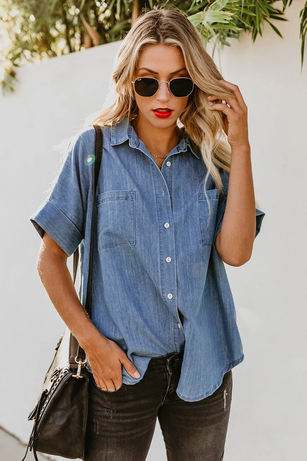 Standard Collar Short Sleeve Double Pocket Denim Shirt