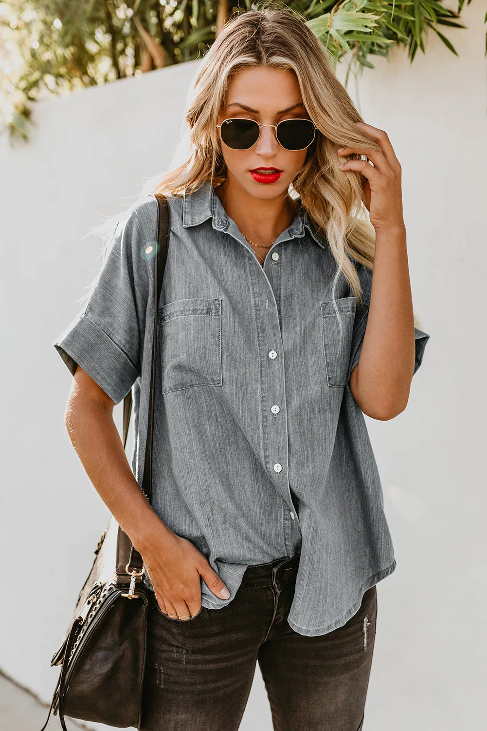 Standard Collar Short Sleeve Double Pocket Denim Shirt