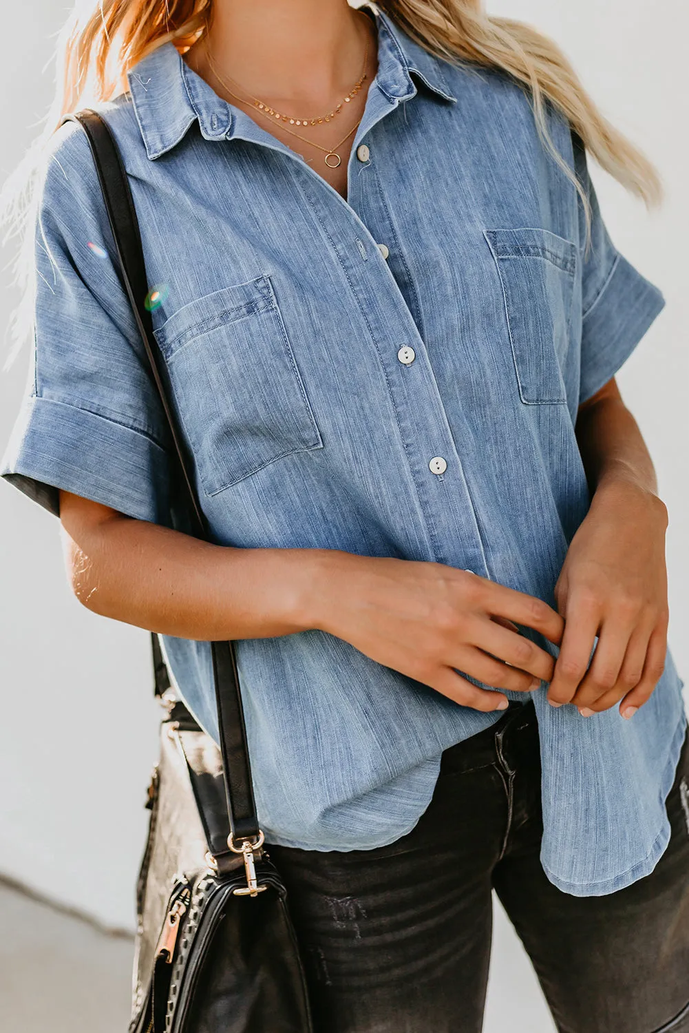 Standard Collar Short Sleeve Double Pocket Denim Shirt