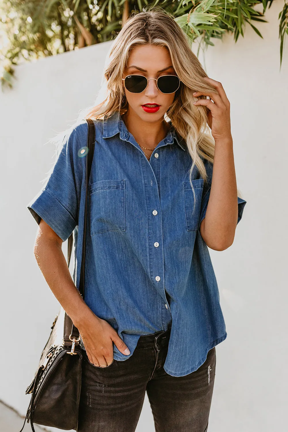 Standard Collar Short Sleeve Double Pocket Denim Shirt