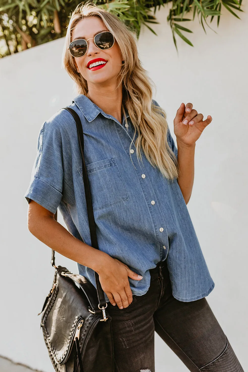 Standard Collar Short Sleeve Double Pocket Denim Shirt