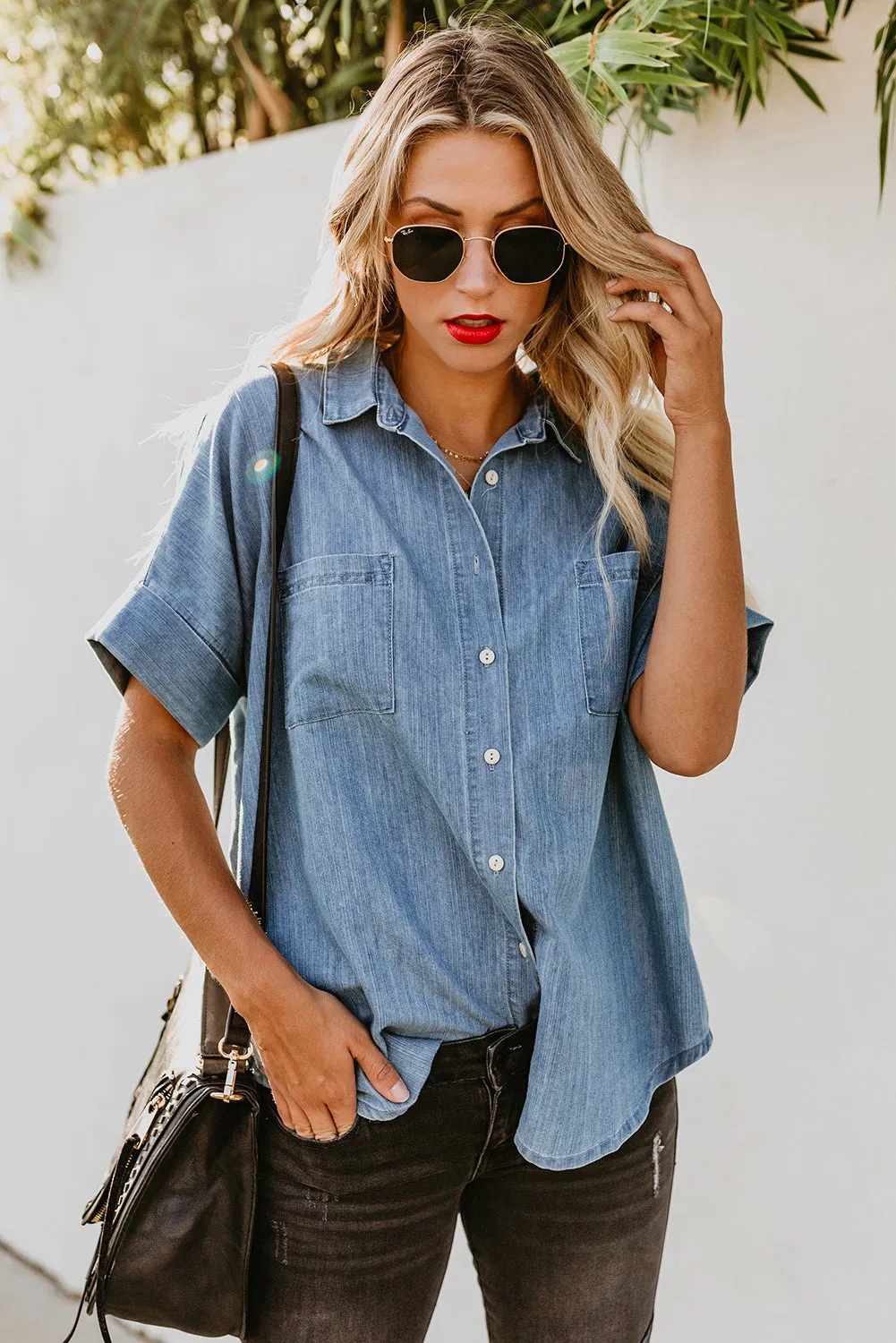 Standard Collar Short Sleeve Double Pocket Denim Shirt